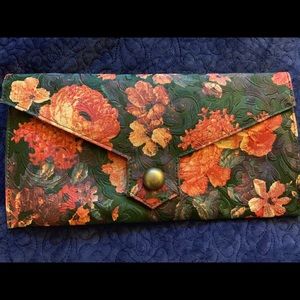 Kimchi Blue Floral Clutch